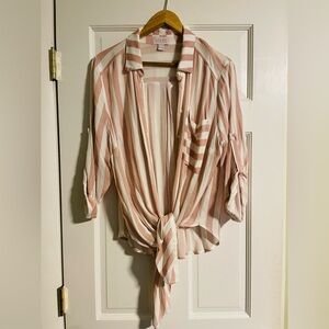 Vixbe Button up blouse-size medium